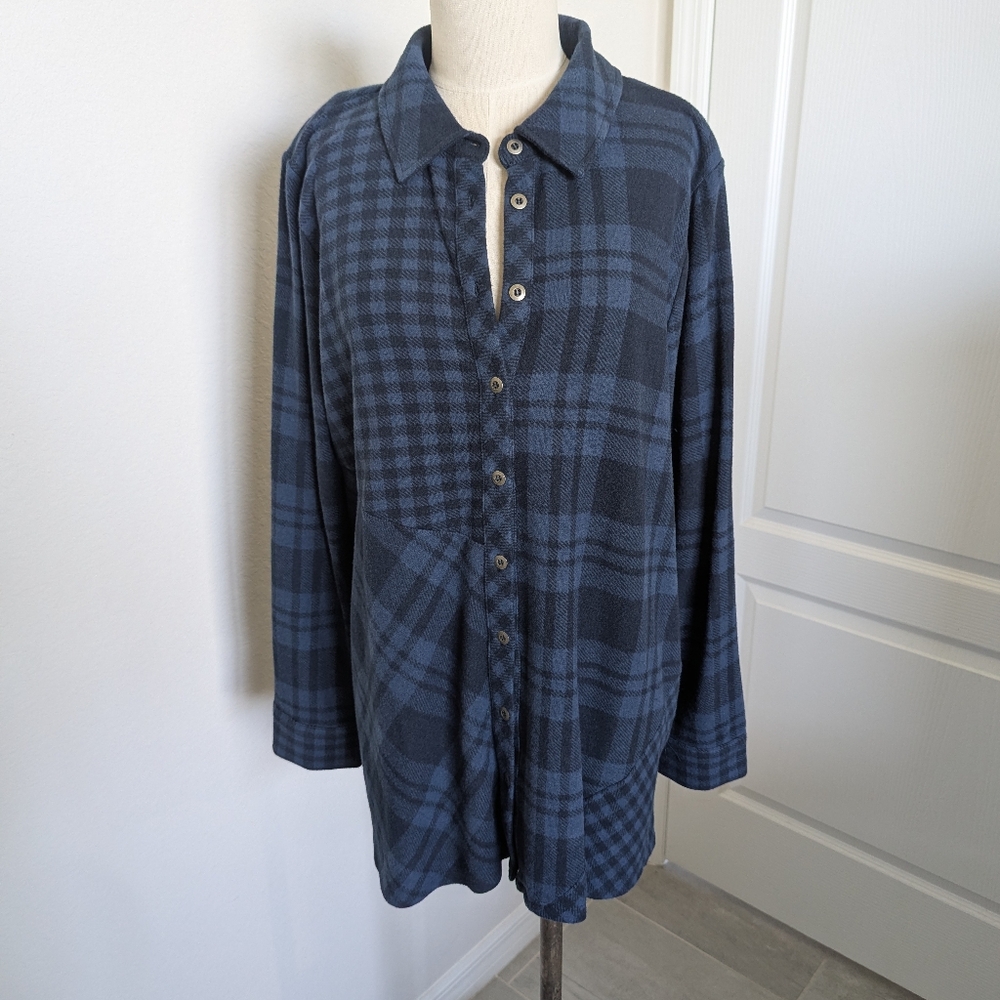 Soft Surroundings Navy Checkered Button Down Thermal Shirt